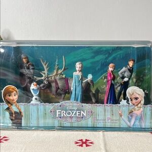 Disney Frozen Character Set with Blue and Purple
